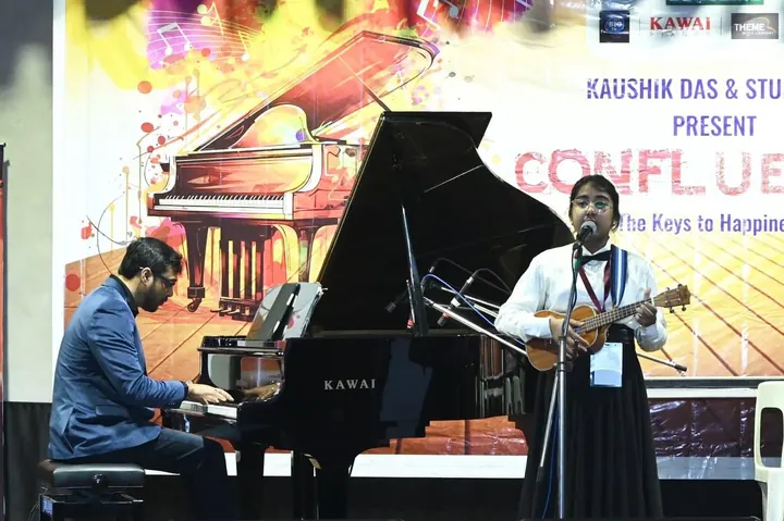Kaushik Das accompanying a student at Confluence 2025